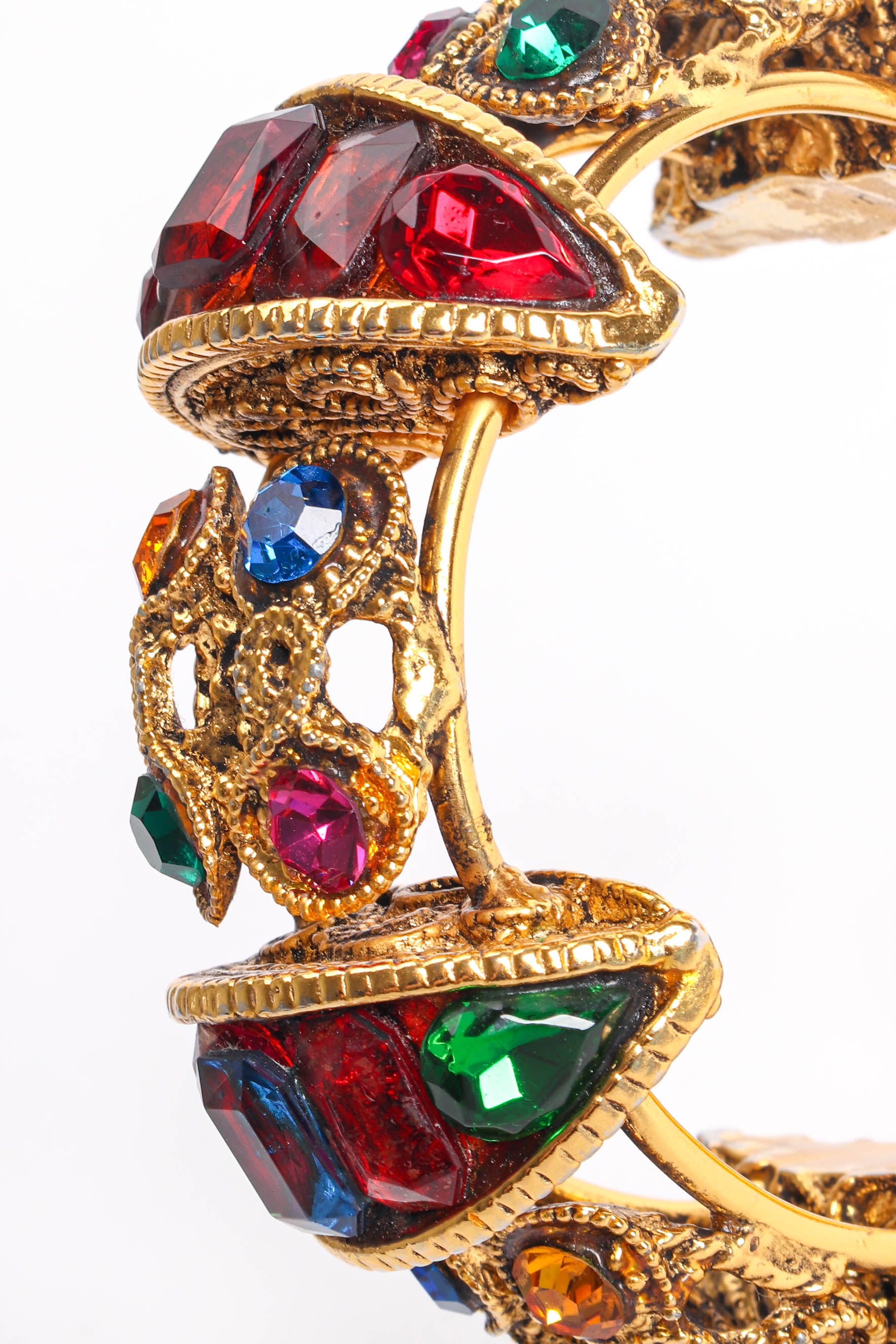 Vintage Chunky Jeweled Baroque Armband slight discoloration & jewel detail@ Recess LA