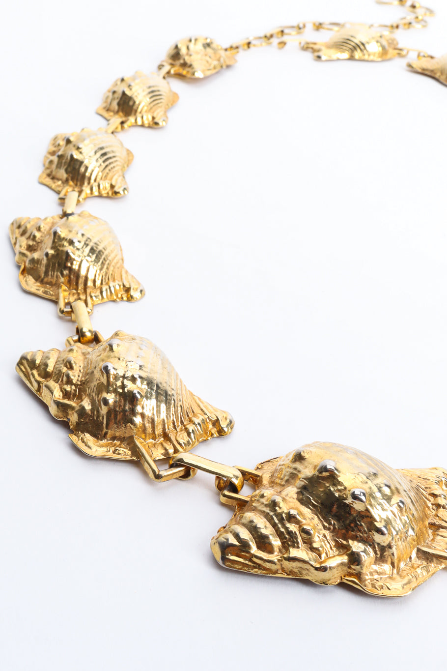 Gold metal conch shell chain belt close up shells @recessla