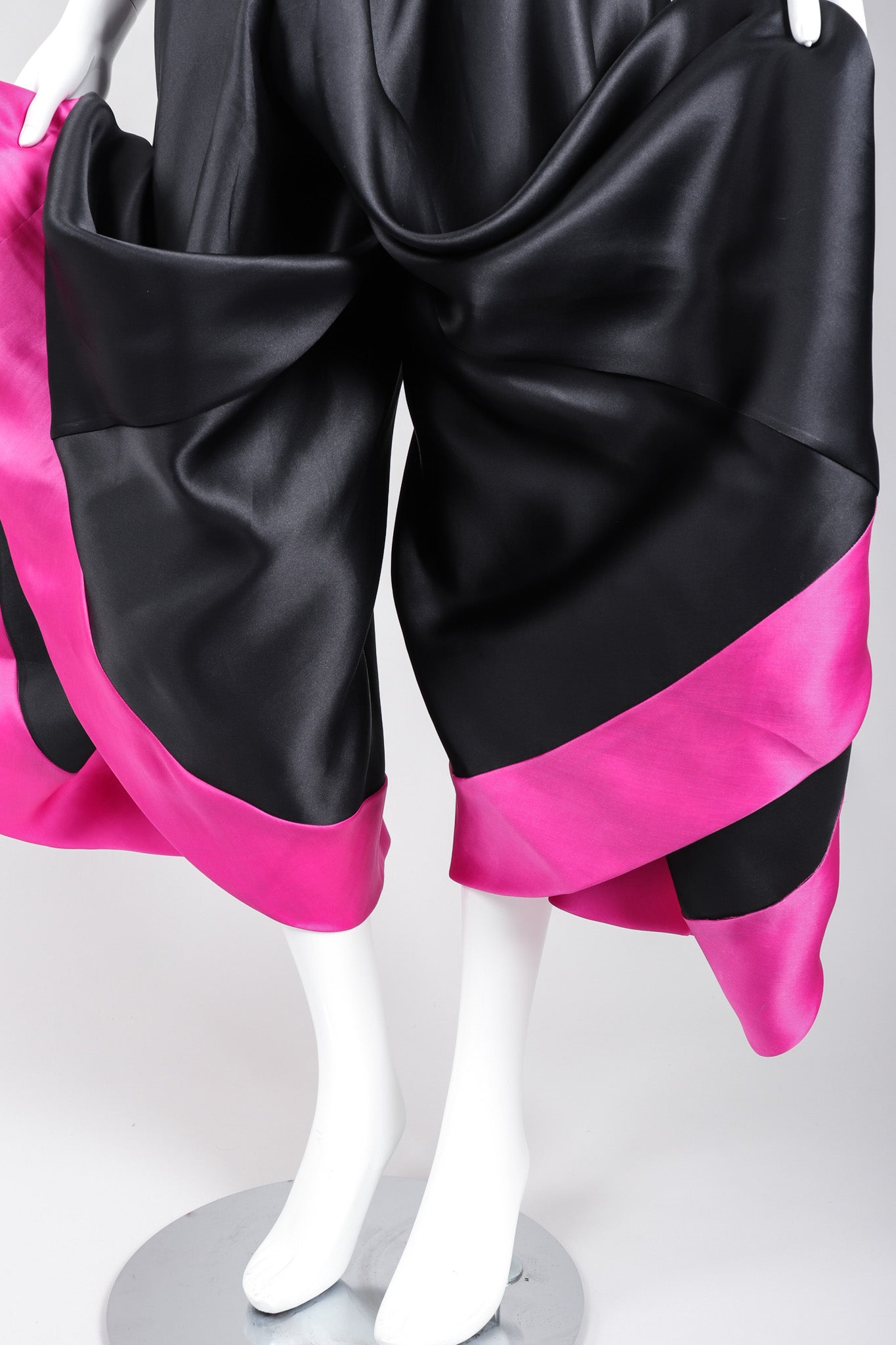 Recess Los Angeles Vintage Oscar de la Renta Silk Palazzo Pant & Top Set