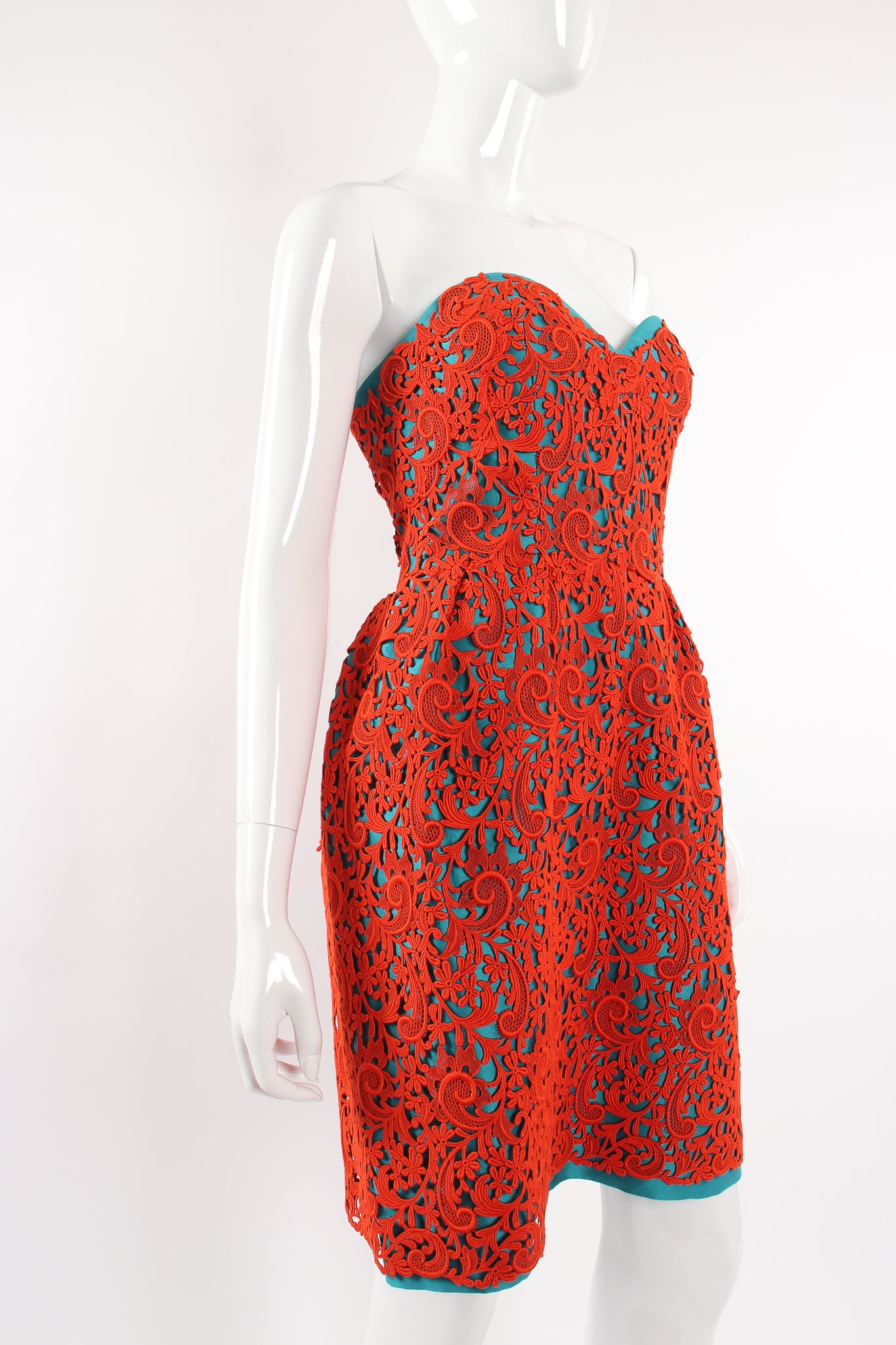 Vintage Oscar de la Renta Venetian Lace Strapless Sweetheart Dress on Mannequin angle at Recess LA