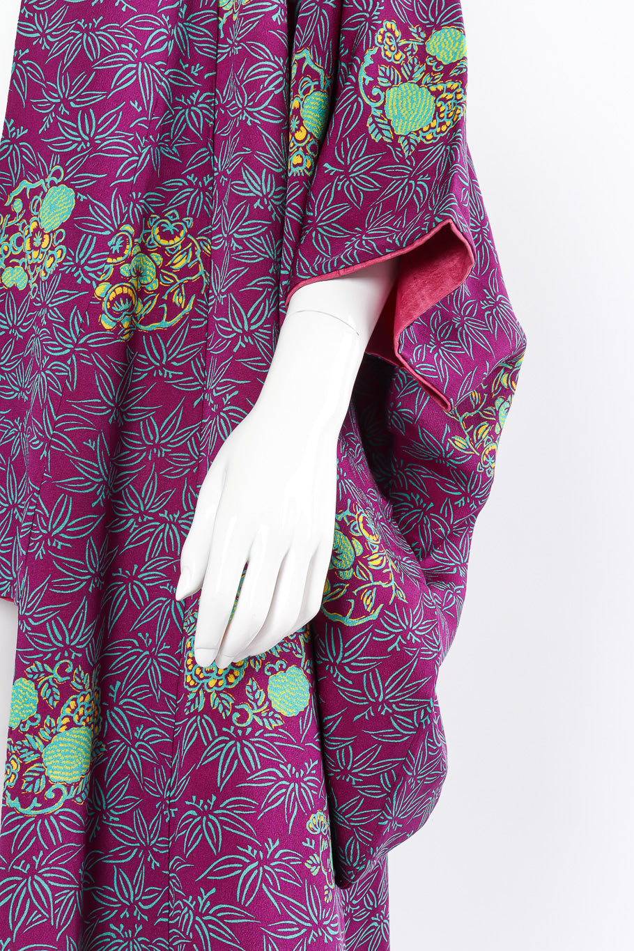 Floral leaf kimono sleeve detail @recessla