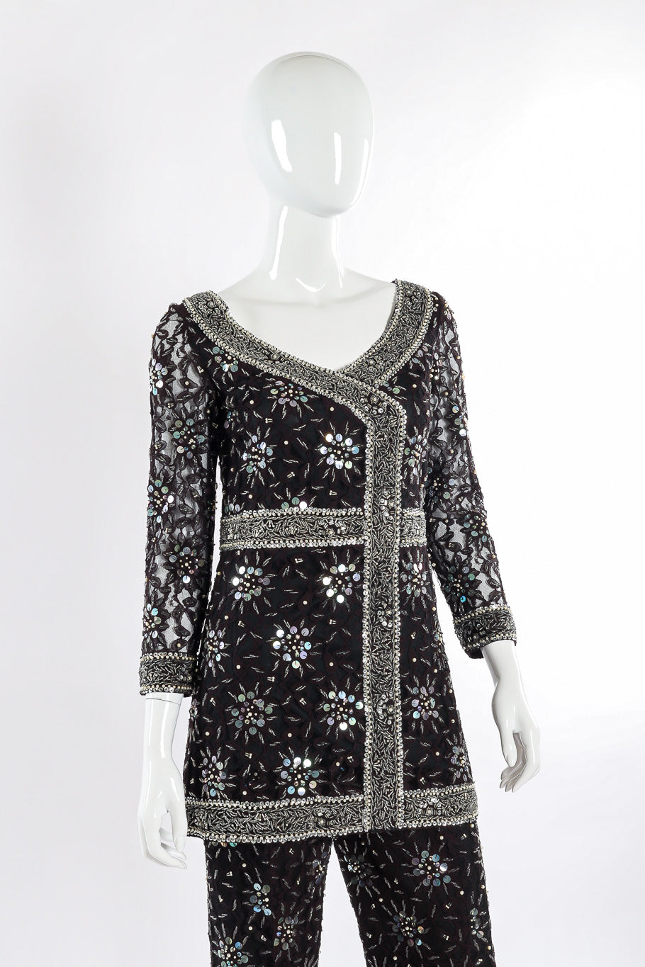 Vintage beaded and sequin lace set front details. @recessla