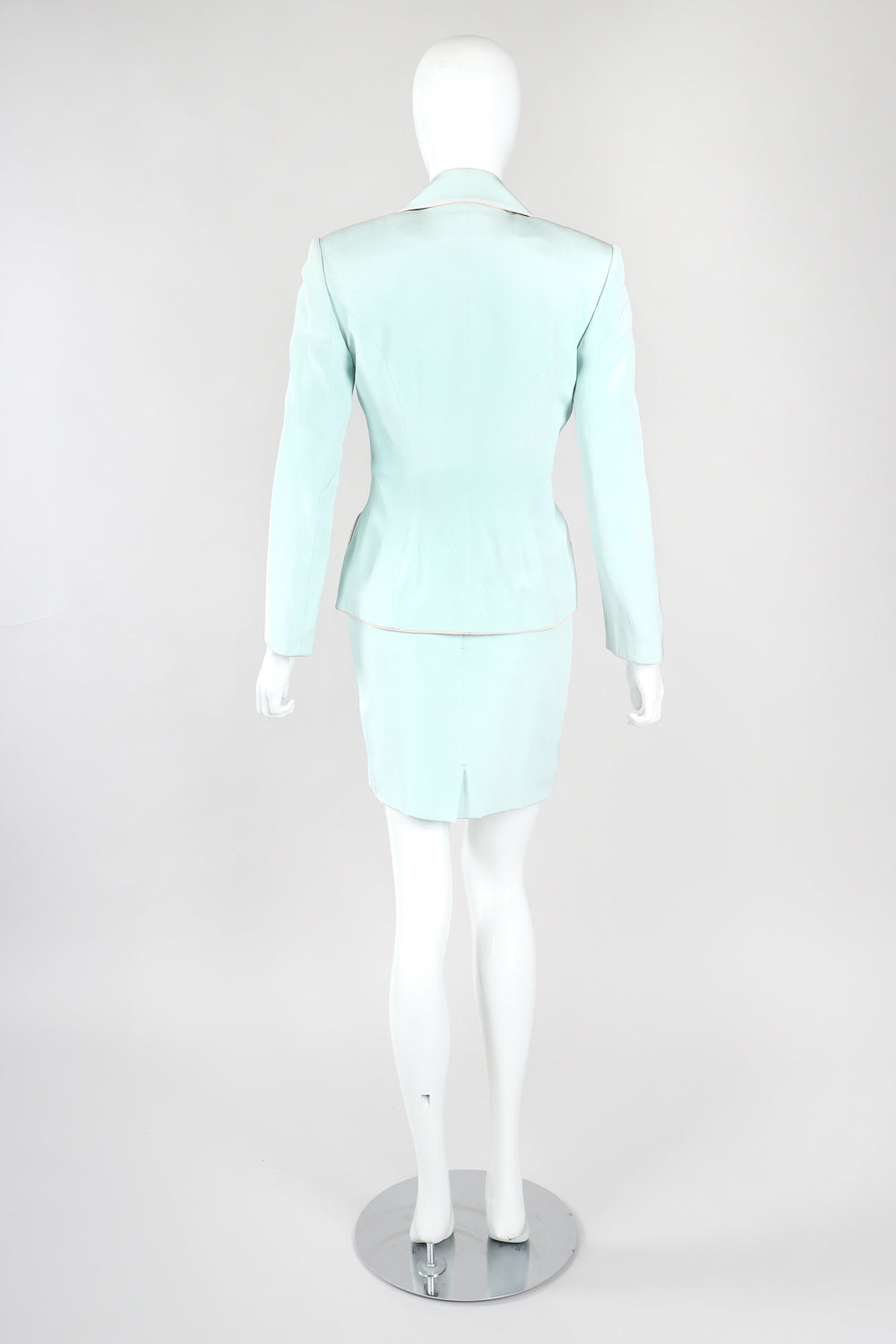 Recess Designer Consignment Vintage Richard Tyler Contrast Piped Silk Pajama Mint Jacket & Skirt Set Los Angeles Resale Recycled