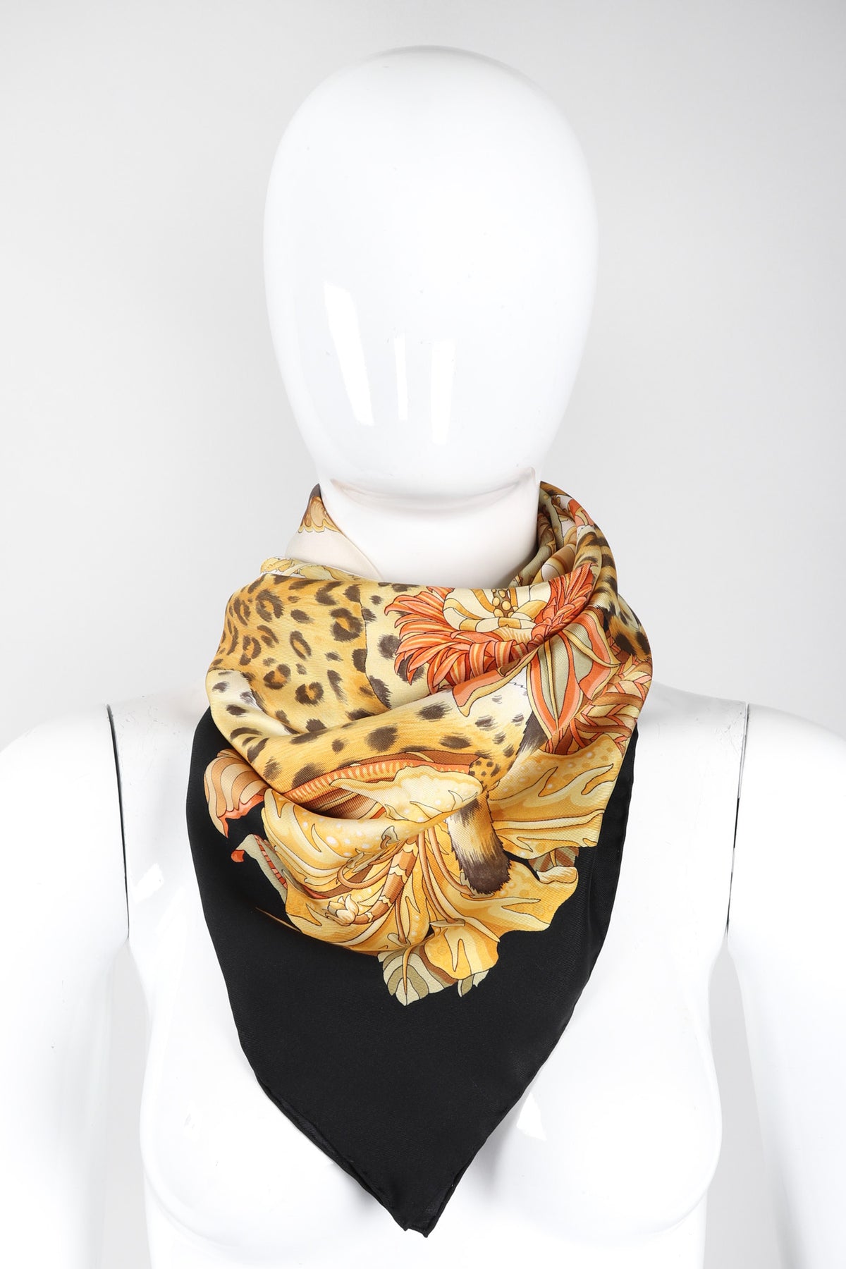 SALVATORE FERRAGAMO★素敵！GIAGUARO ANIMAL SILK SCARF Vintage Salvatore Ferragamo 100% Silk Leopard Jungle Scarf