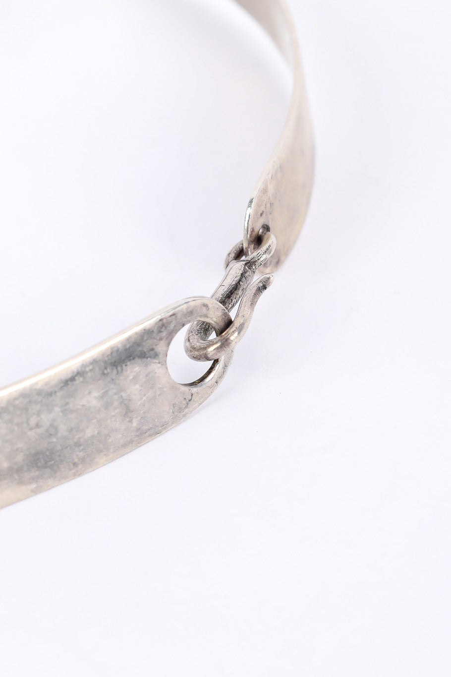 Silver industrial o-ring drop choker necklace clasp close @recessla