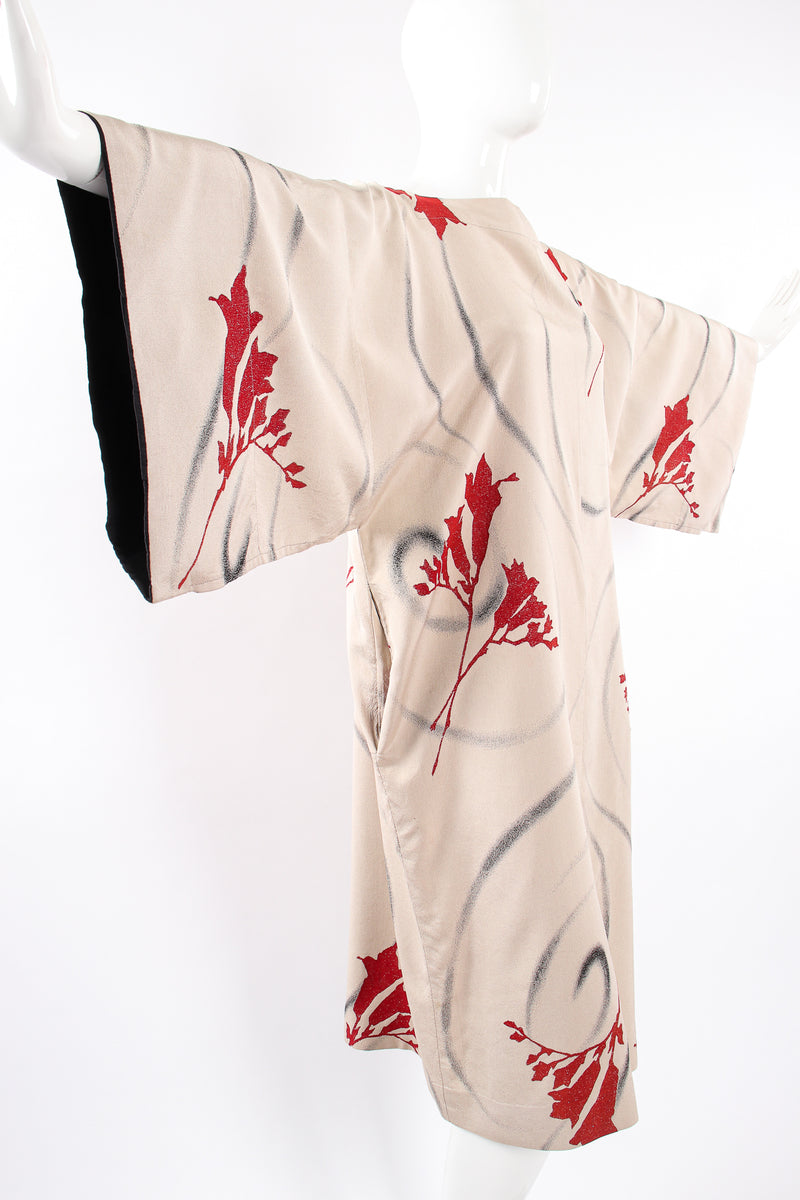 Vintage Twins Armoire Rozzalynd Josephine Windswept Kimono Shift Dress Mannequin angle @ Recess LA