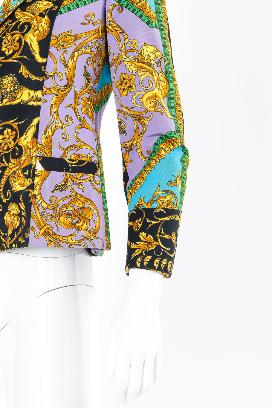 Lion brocade print blazer sleeve detail @recessla