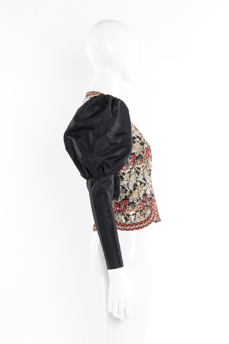 brocade pattern jacket by Victor Costa mannequin side @recessla