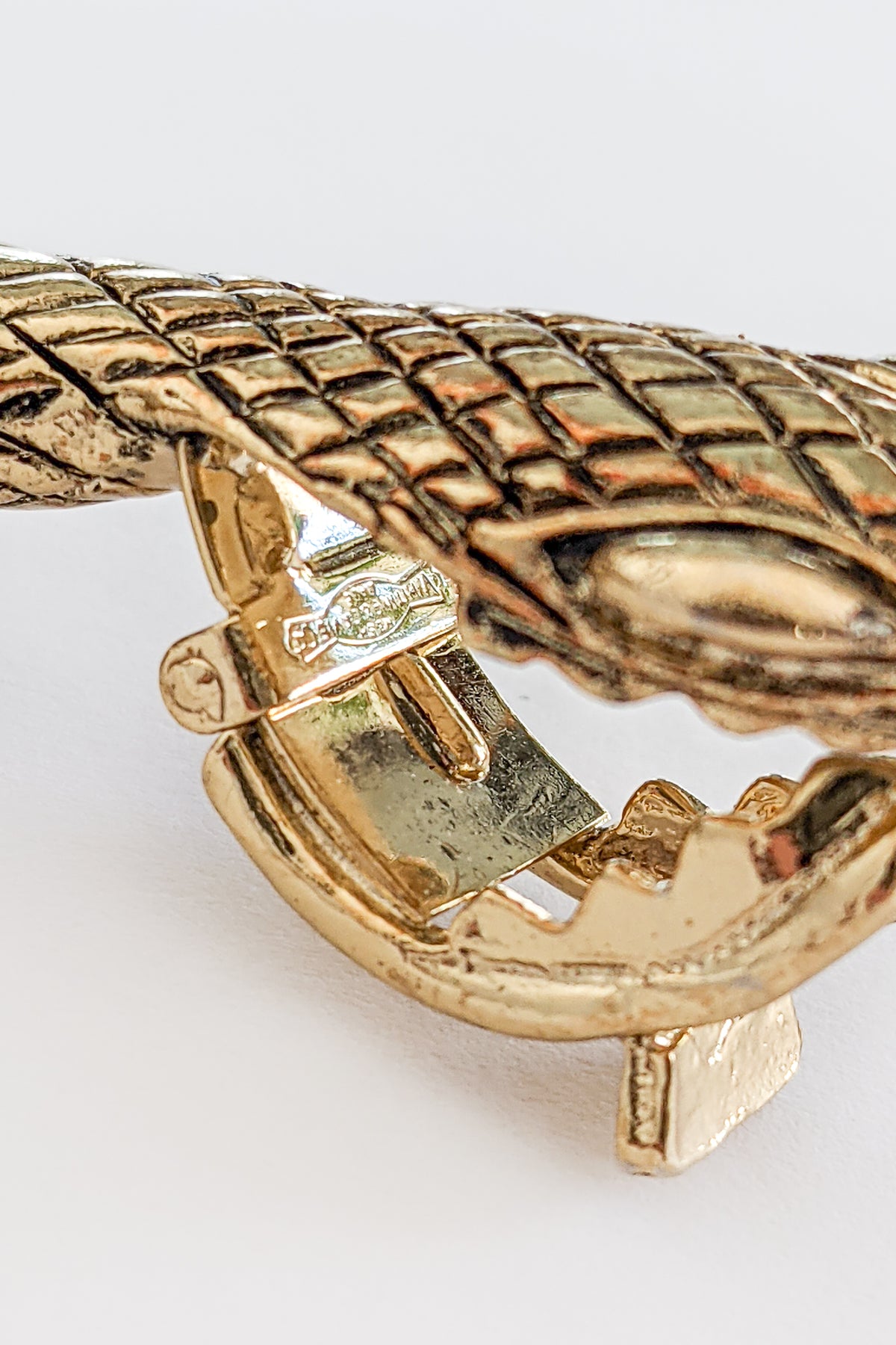 Vintage Whiting & Davis Signature Gold Metal Mesh Snake Belt – Recess