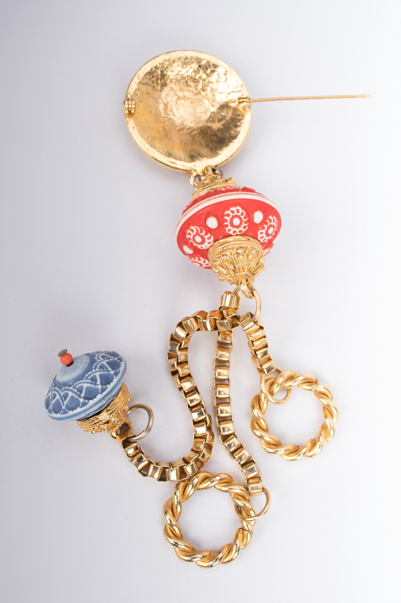 Magic Saucer Genie Vintage Charm Brooch