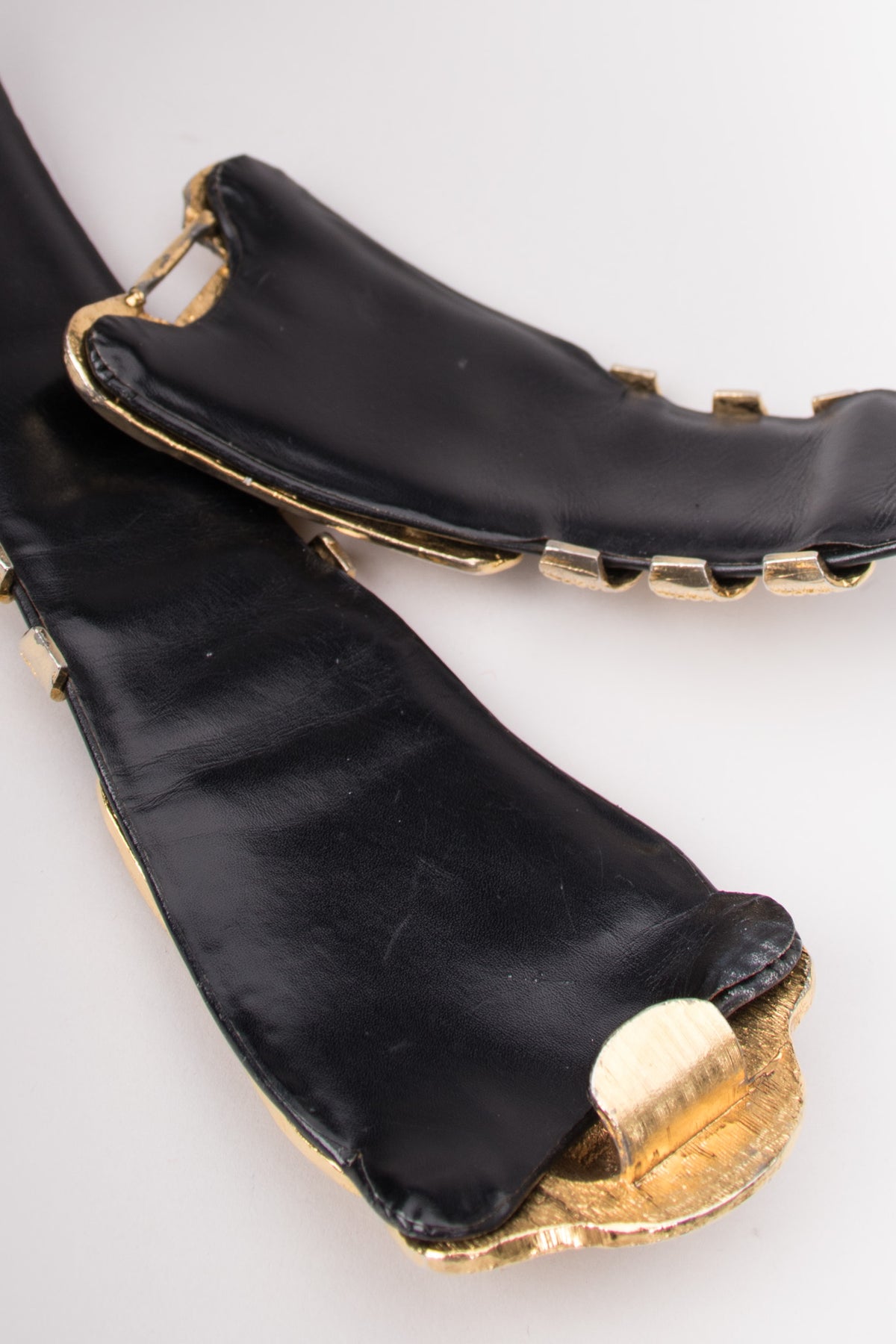 Saks Fifth JUDITH LEIBER BLUE Leather Adjustable Belt LION BUCKLE. Judith Leiber Leather Lion Head Slide Belt – Recess main image 2