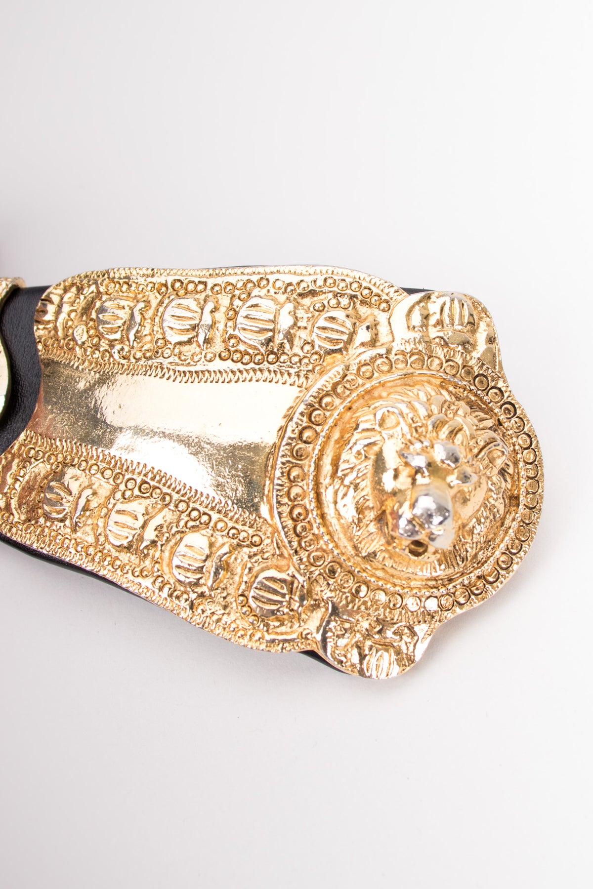 Saks Fifth JUDITH LEIBER BLUE Leather Adjustable Belt LION BUCKLE. Judith Leiber Leather Lion Head Slide Belt – Recess main image 4