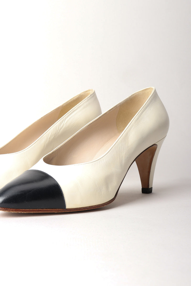 CHANEL 37.5 Two-Tone Beige Pumps Leather Heels / Pumps / Shoes with  Original Bag