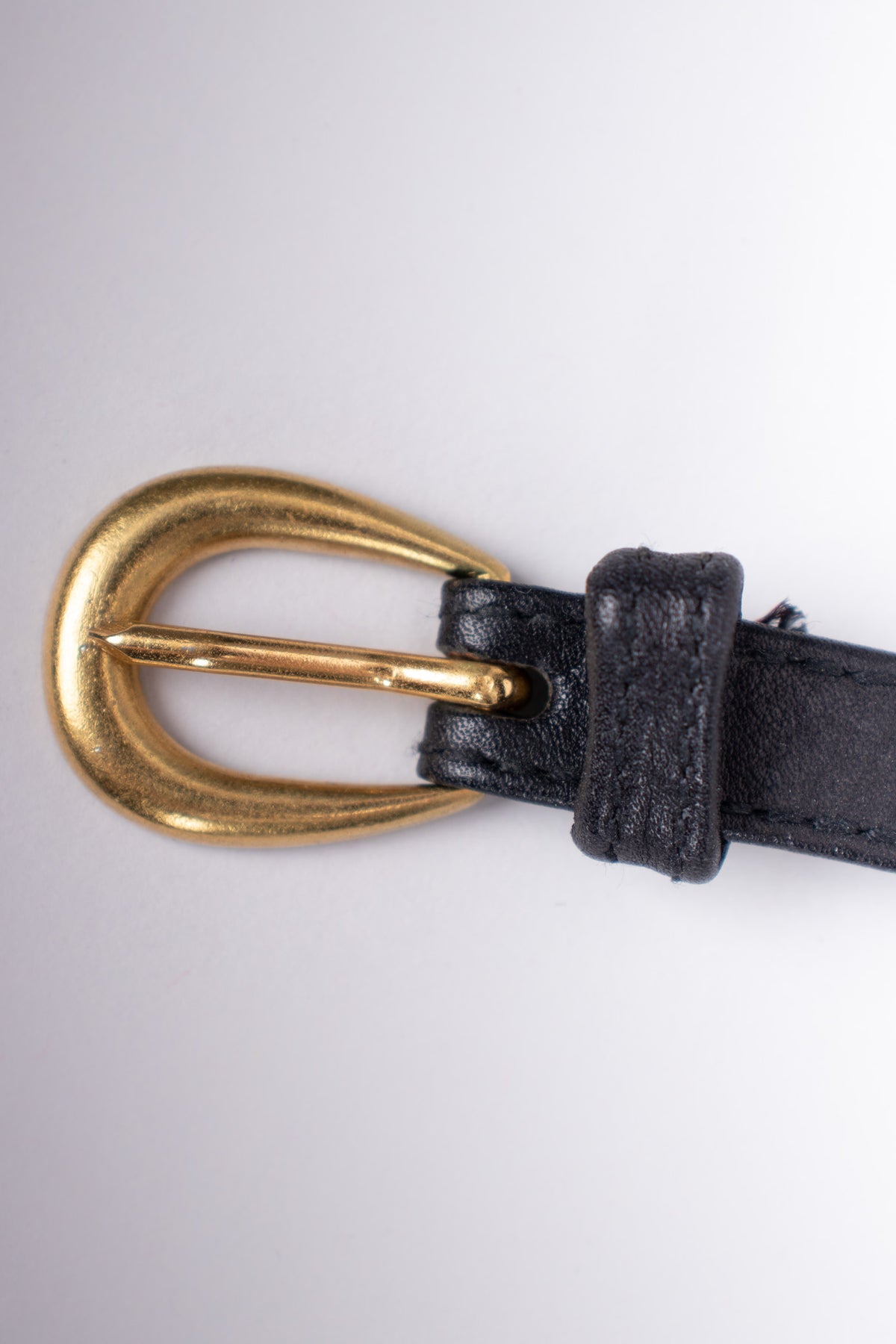 Gold Metal Braided Chain Belt Vintage Leather Connector Womens Size M/L Black Gold Chain Belt for sale | eBay main image 2