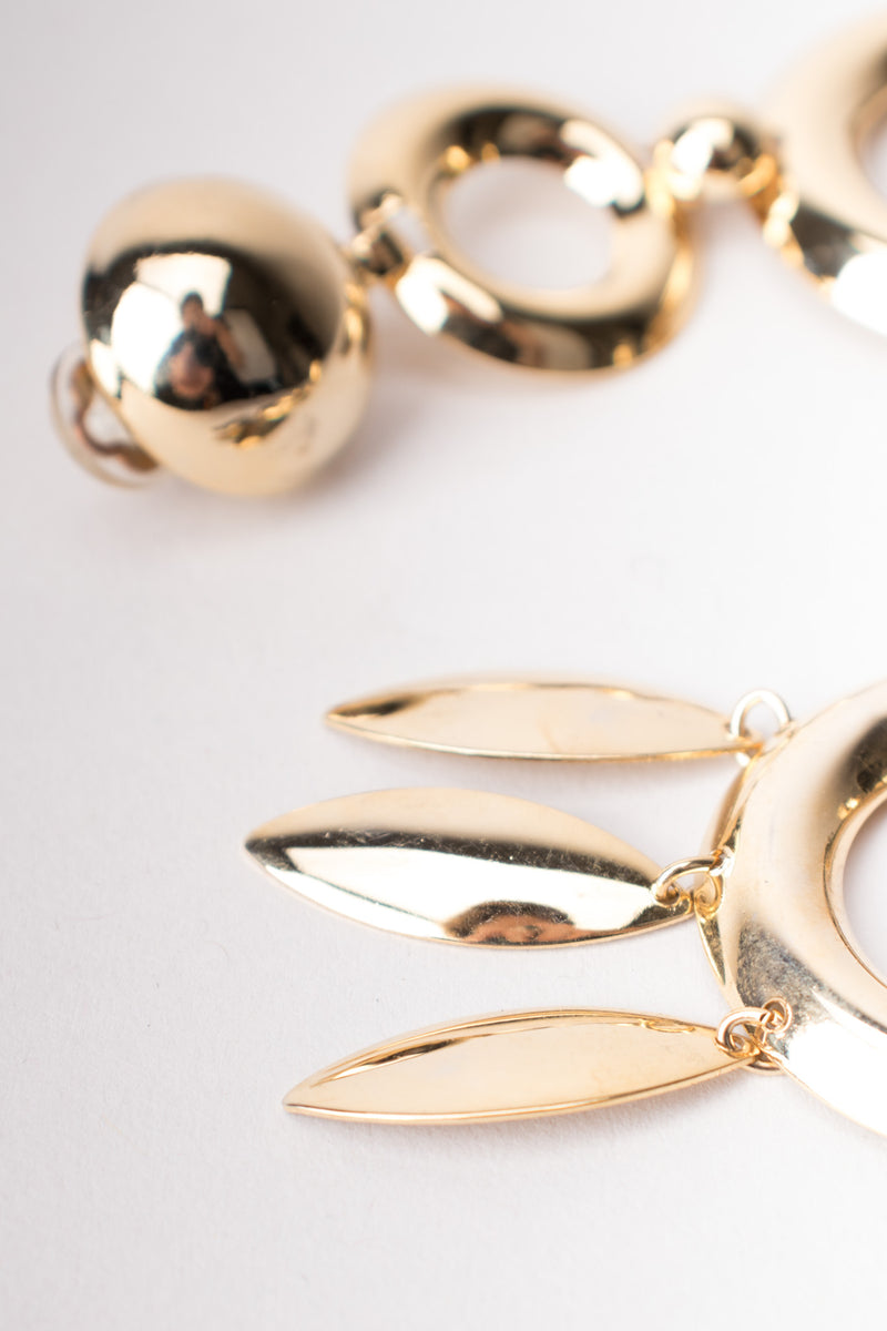 Recess Los Angeles Vintage Gold Graduated Circle Leaf Drop Earrings